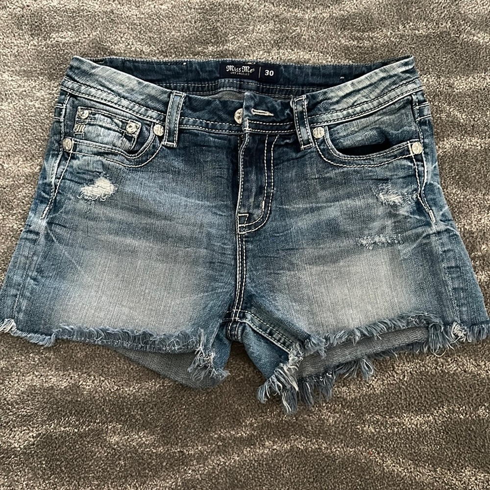 Miss Me Denim Curvy Shorts Size 30